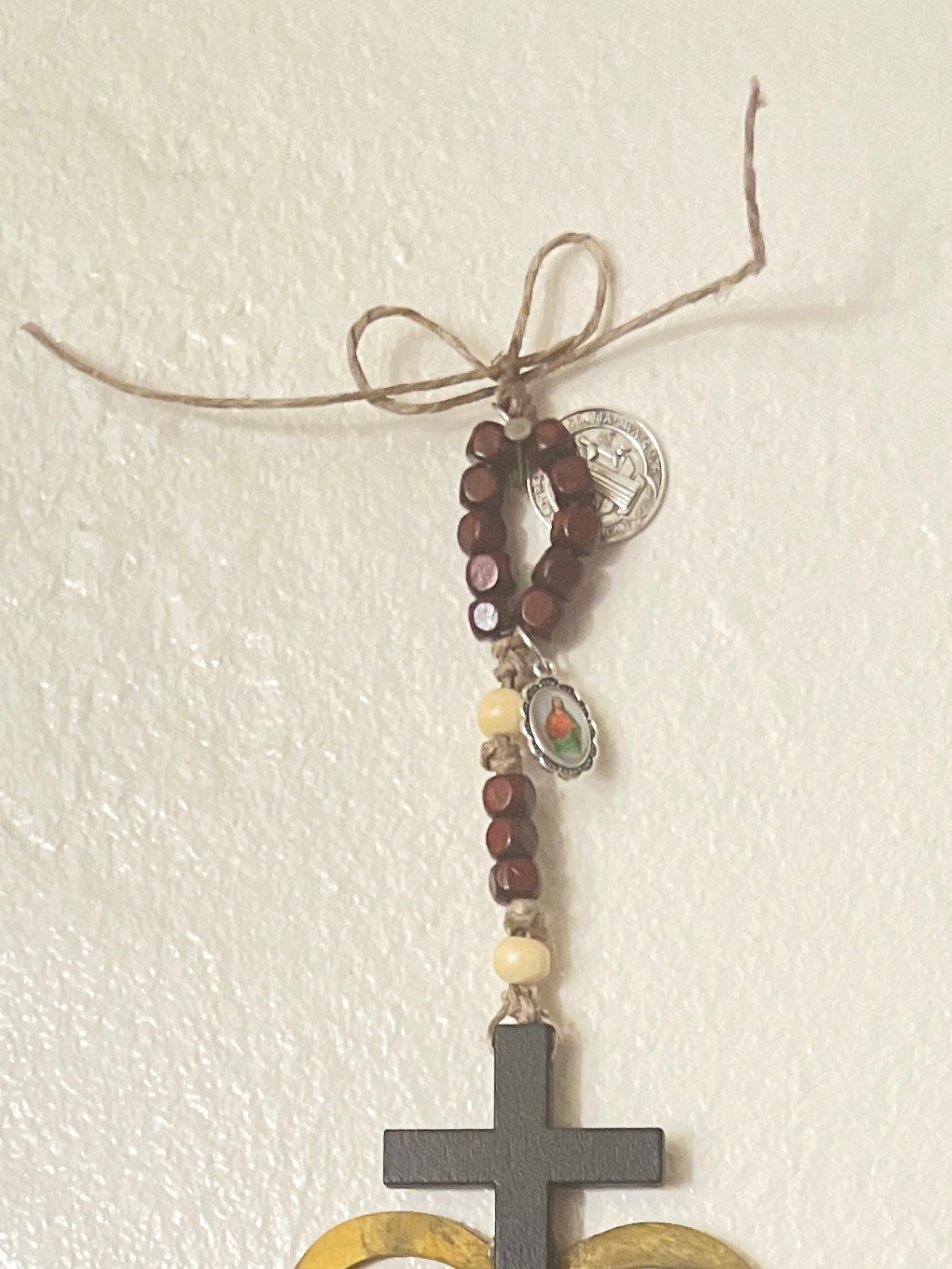 Philippians 4:13 Lion Scripture Wall Plaque with Rosary Hanger