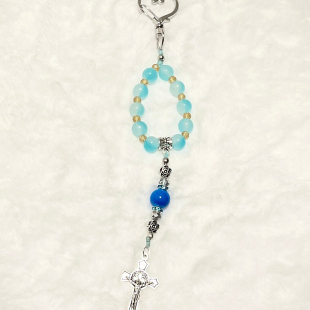 A compact accent loop equipped with a premium, large heart-shaped lobster clasp keychain closure—perfect for securely adding to your car keys, purse strap, or travel bag.